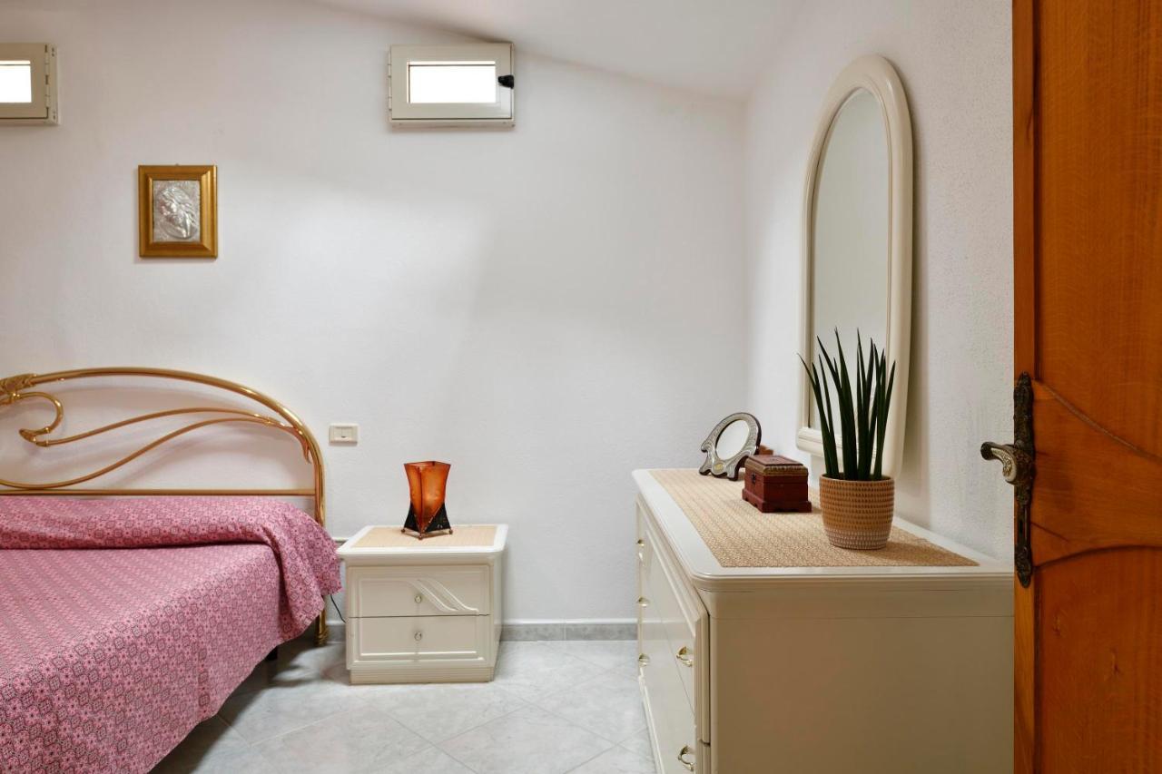 Appartamento Holiday Cala Gonone Exterior photo
